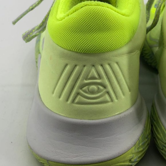 Nike Green and White Kyrie Volt Basketball Shoes | Men\'s Size 8 main image 7